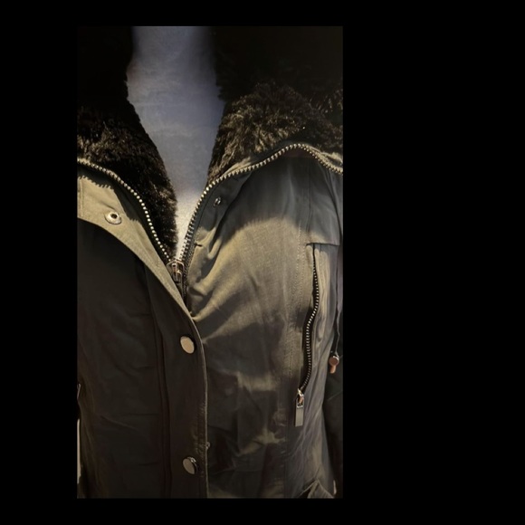 Badgley  Mischka winter coat - Picture 3 of 15